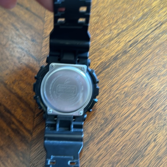 Casio G Shock GA-100 - Picture 4 of 4